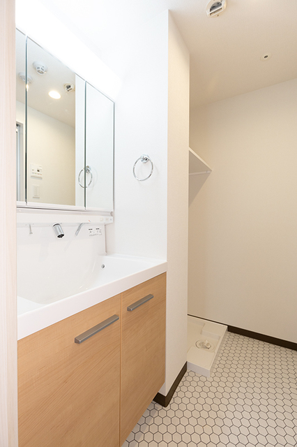 洗面設備　※写真は同タイプ住戸です。