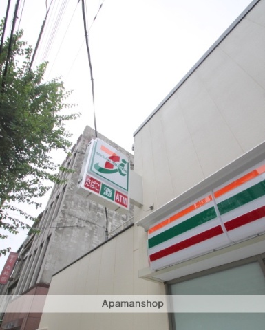 コンビニ　セブンイレブン（コンビニ）まで216m