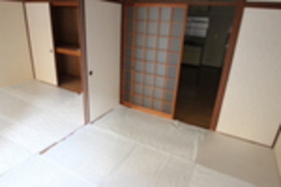 居室・リビング　※別号室の写真です。