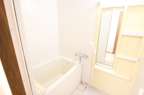 バス・シャワールーム　※別部屋の写真です