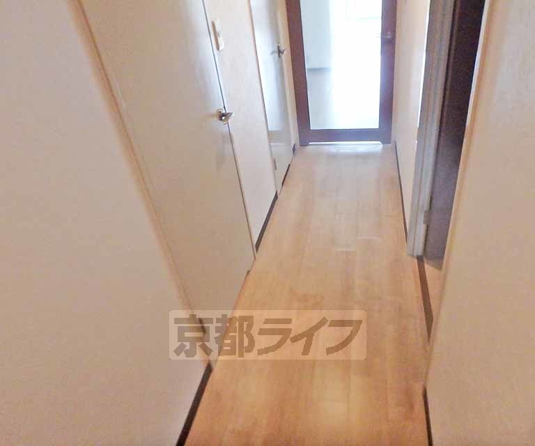 その他部屋・スペース　玄関から廊下にかけて