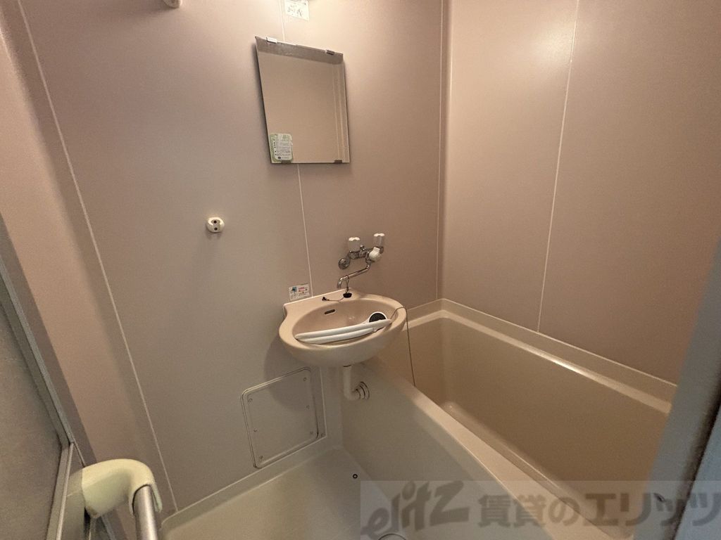 バス・シャワールーム　洗面