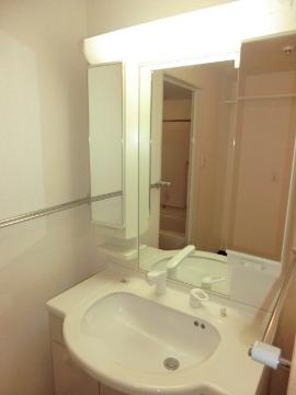 アンソレイエ　洗面設備　洗髪洗面化粧台