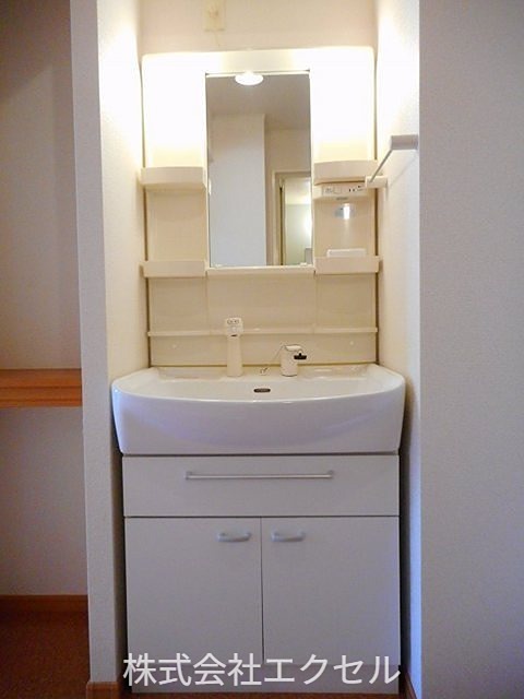 洗面設備　独立洗面台です。