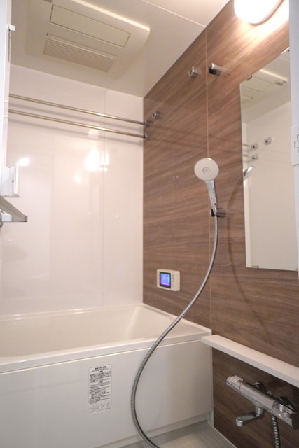 バス・シャワールーム　※写真は同タイプ住戸です。