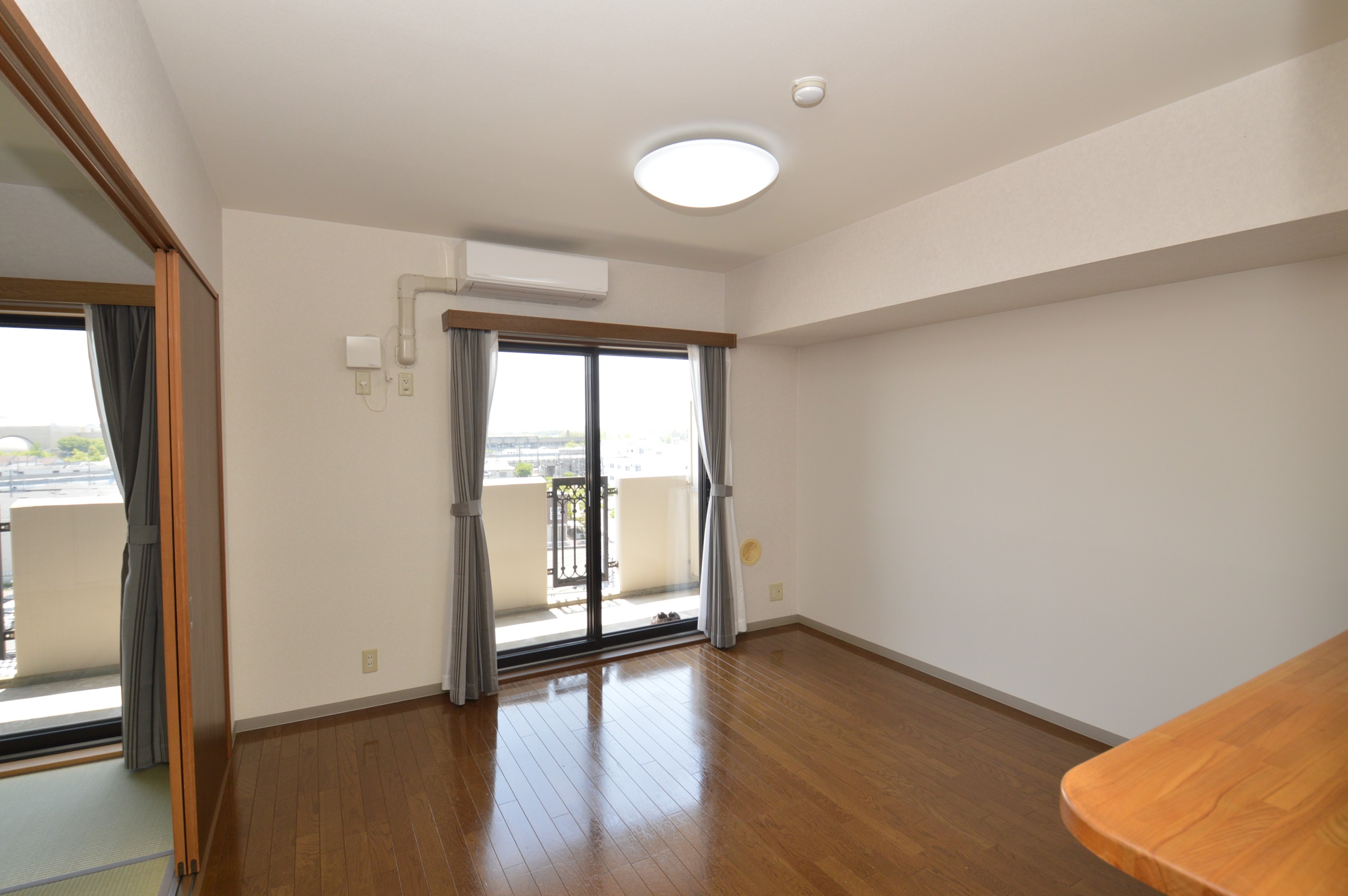 居室・リビング　（参考）他室の写真を使用しています。現況優先となります。