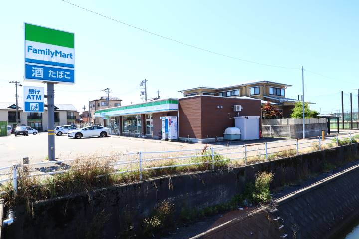 コンビニ　ファミリーマート金沢藤江北店（コンビニ）まで113m