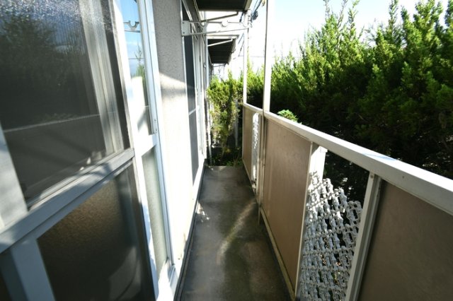 バルコニー　陽当たり良好なバルコニーです