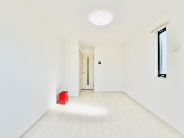 居室・リビング　こちらの居間で趣味の時間をお楽しみください