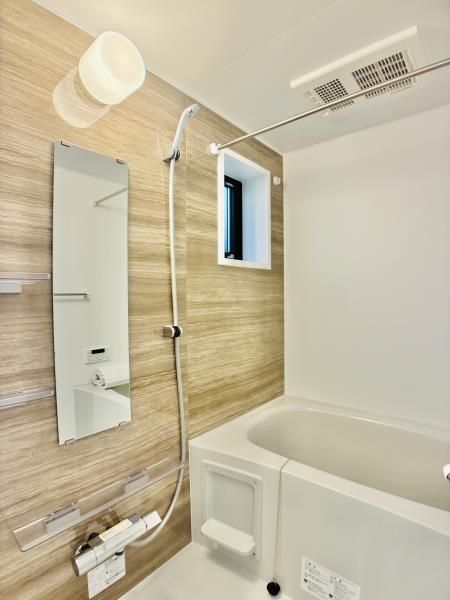 バス・シャワールーム　コンパクトで使いやすいお風呂です