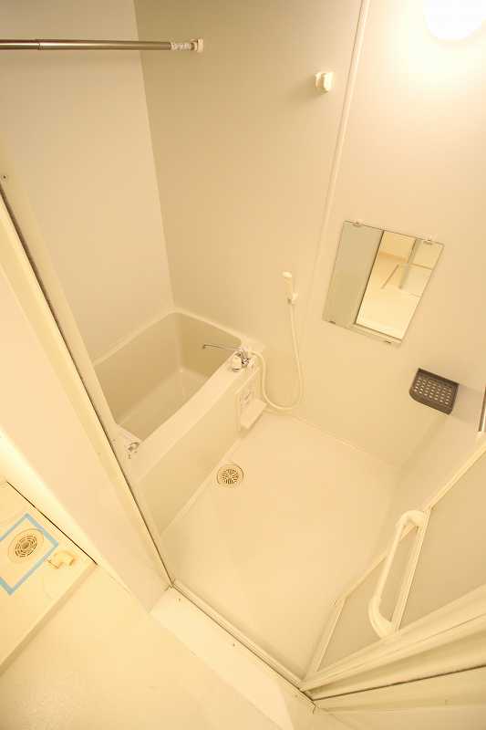 バス・シャワールーム　※同物件、別部屋になります。