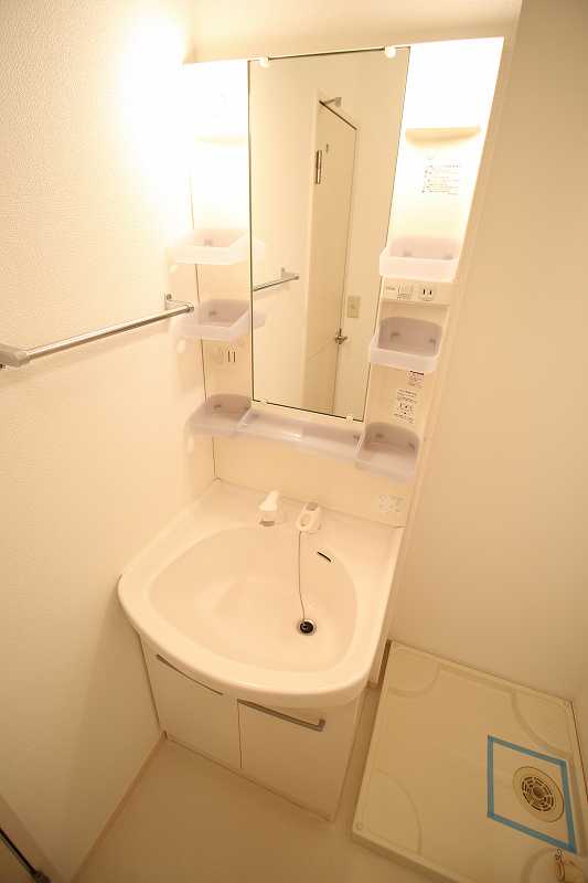 洗面設備　※同物件、別部屋になります。