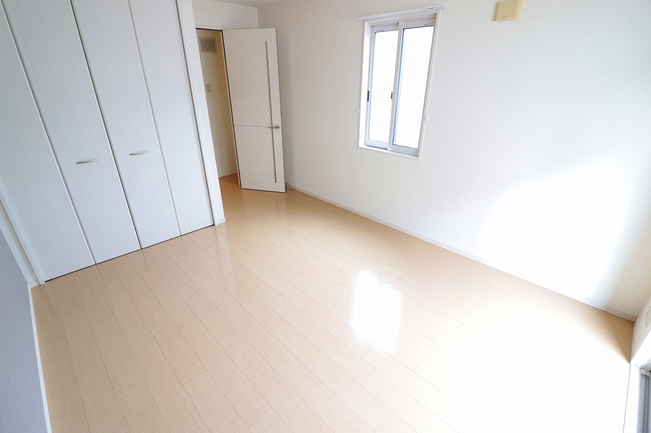 居室・リビング　※同物件、別部屋になります。