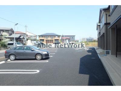 駐車場　駐車場