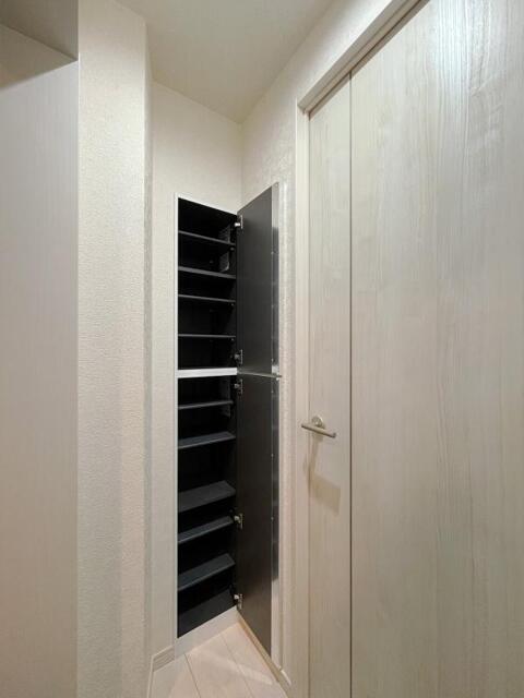 玄関　バルコニー