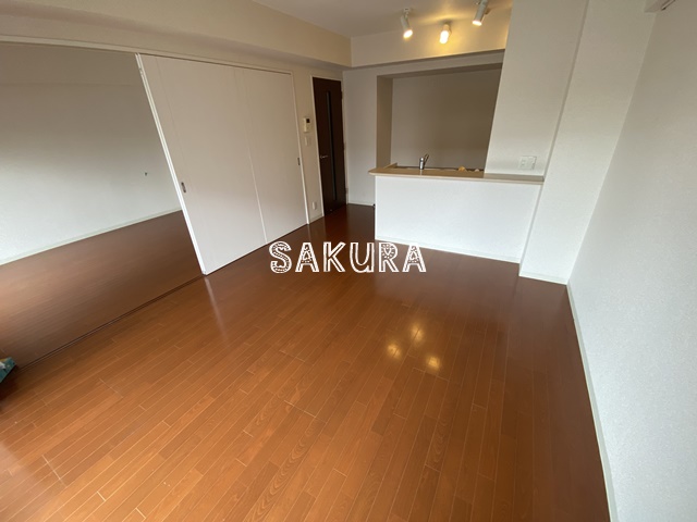 居室・リビング　使いやすい形の為、レイアウトを楽しめます♪