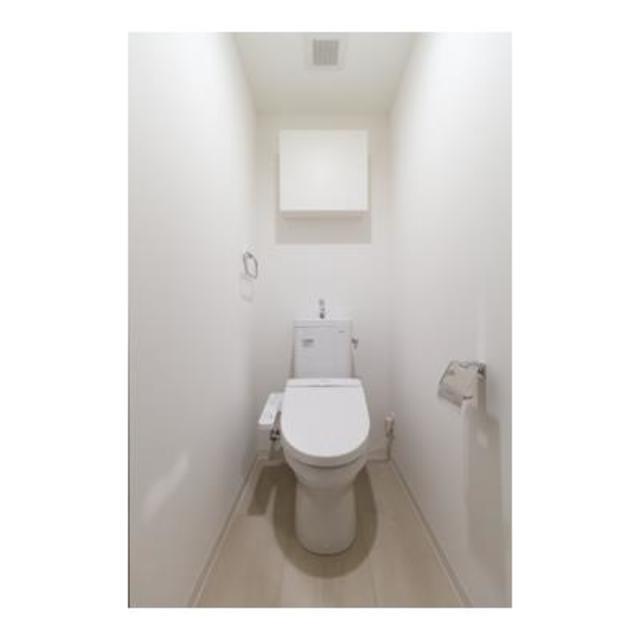 トイレ　※写真は同タイプ住戸です。