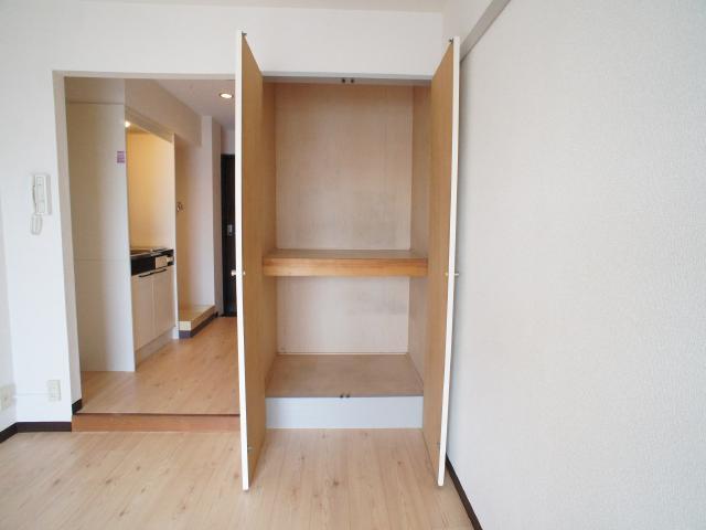 収納　間口・奥行もある収納なのでカラーボックス等でアレンジ可能☆