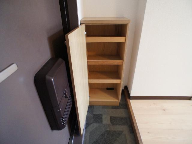 その他設備　下駄箱付なので、玄関はいつでもスッキリ片付きますね☆
