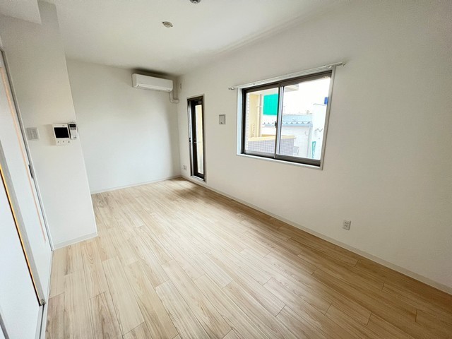 居室・リビング　別部屋の写真です。