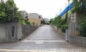中学校　那覇市立金城中学校（中学校）まで616m