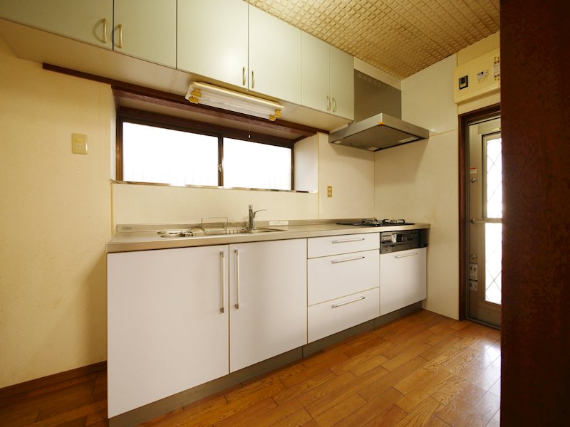 キッチン　システムキッチン(3口)