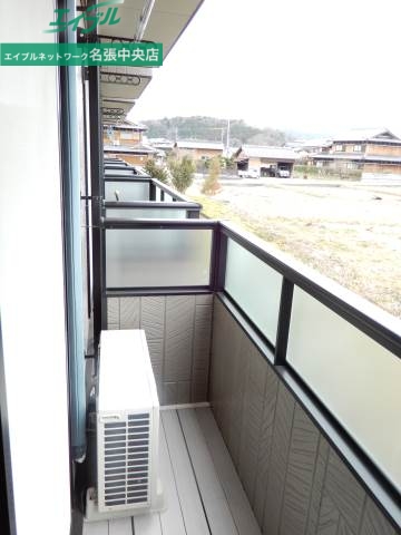 バルコニー　同物件の別号室になります。