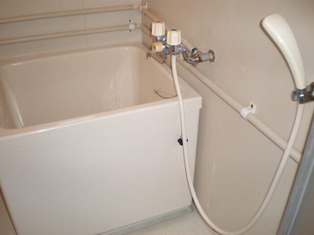 バス・シャワールーム　Ｆ１０２　浴室