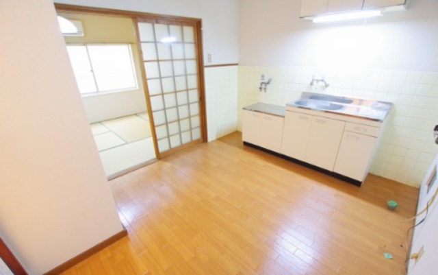 カラキマンションの居間写真