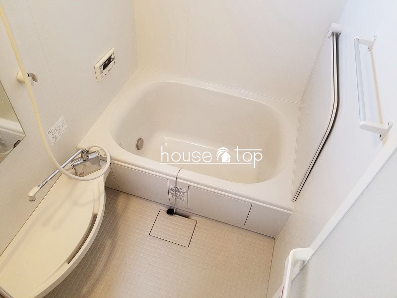 バス・シャワールーム　追い焚き給湯式バス♪