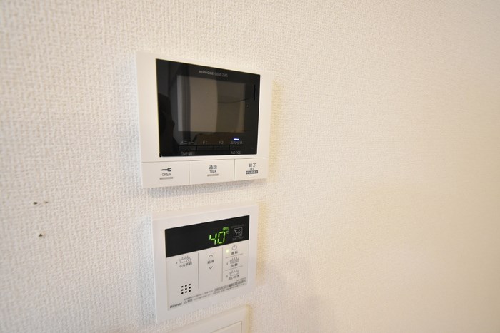 セキュリティ　来客確認ができるモニター付きインターホン♪