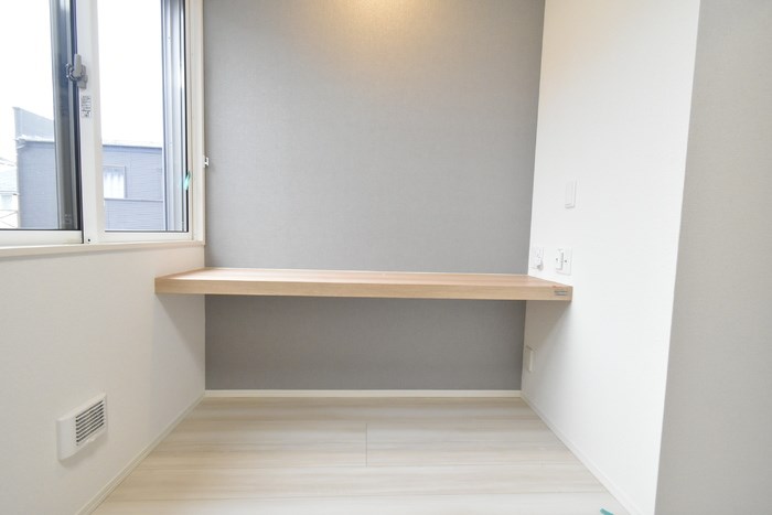 その他　ワークデスク付き