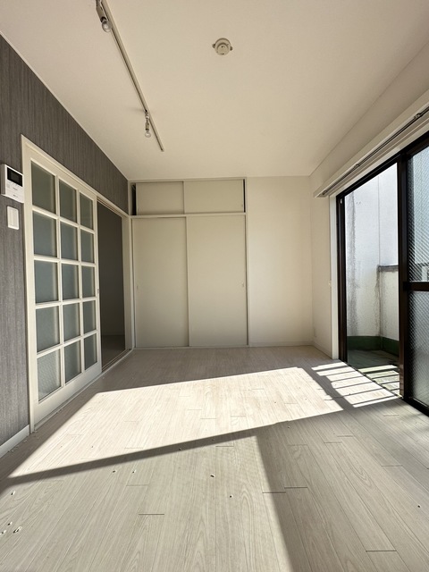 居室・リビング　別部屋参考写真です