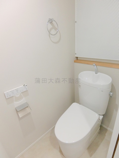 トイレ　温水洗浄便座付きのトイレ