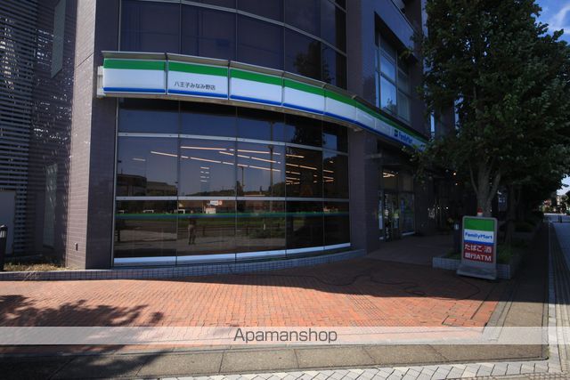 コンビニ　ファミリーマート（コンビニ）まで433m