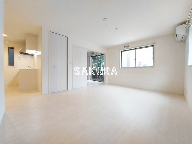 居室・リビング　開放感のあるゆったりとしたお部屋です♪