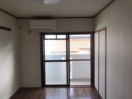 居室・リビング　※別号室のお写真です