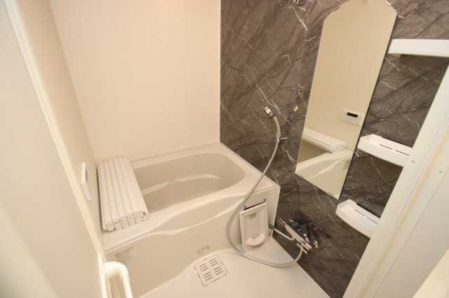 バス・シャワールーム　バス／シャワー