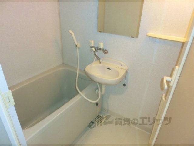 バス・シャワールーム　バス