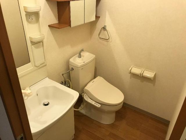 トイレ　洗髪洗面化粧台・シャワー付トイレ