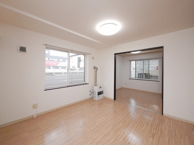 居室・リビング　同物件、別室のお写真です。