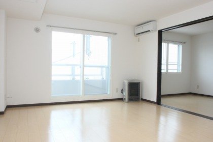 居室・リビング　広々リビングです♪