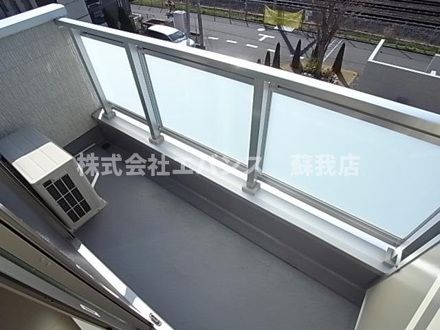 バルコニー　外からの目が気にならないバルコニーで洗濯物が干せます