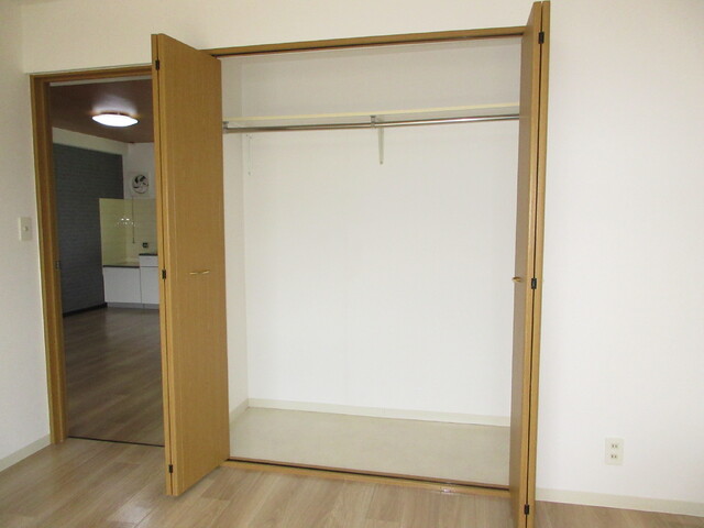 収納　洋室クローゼット