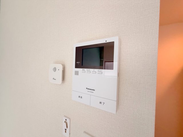 セキュリティ　TVモニターホンで来客が誰か確認してから開けて下さいね