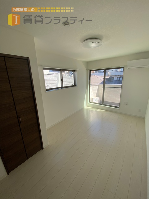 居室・リビング　７帖のゆったりしたお部屋です※角部屋写真