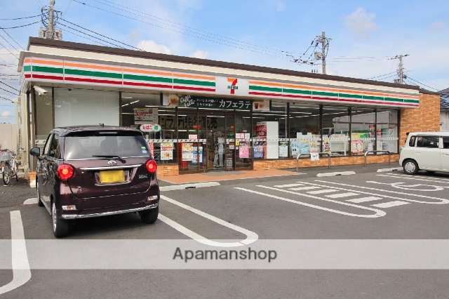 コンビニ　セブンイレブン（コンビニ）まで604m
