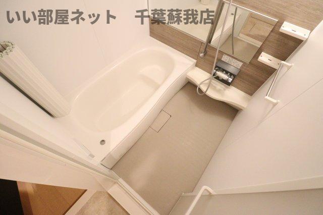 バス・シャワールーム　落ち着いた空間のお風呂です