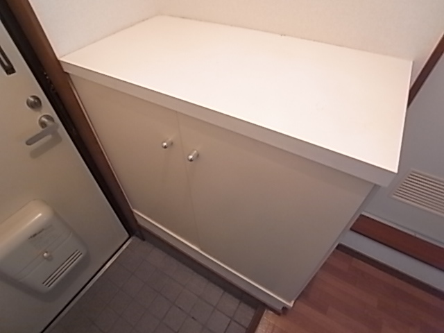 西宮サンハイツ2号棟の玄関写真