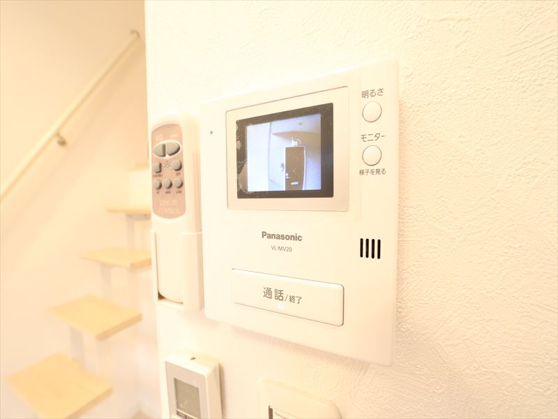 セキュリティ　モニター付きインターホン